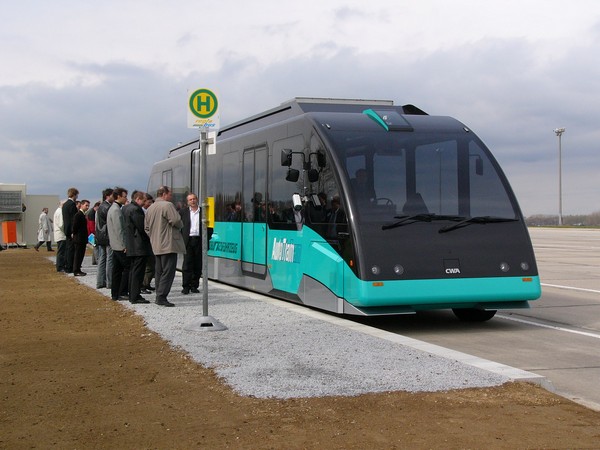 Германия: Новый вид публичного транспорта - гибрид автобуса и трамвая