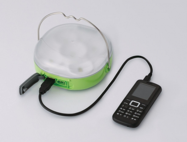 Panasonic представляет фонарь и зарядное устройство c питанием от солнца