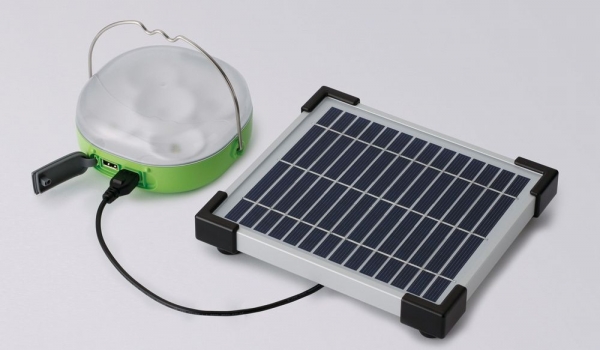 Panasonic представляет фонарь и зарядное устройство c питанием от солнца