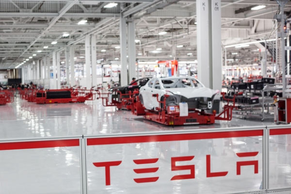 Tesla заключила сделку на поставку 2-ух млрд аккумуляторных батарей от Panasonic