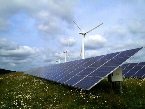 В 2013 году вновь введенные солнечные мощности в первый раз превысят мощность ветряков