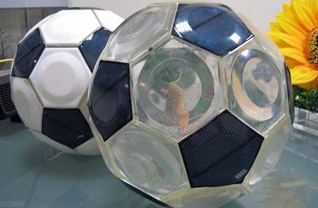Футбольный мяч на солнечных батареях