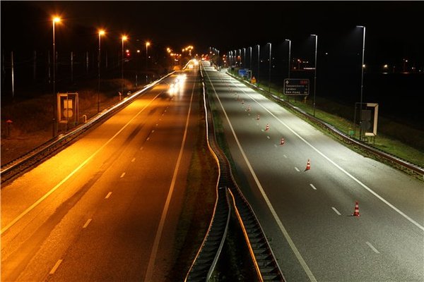 Голландия: Светодиодное освещение на автотрассе